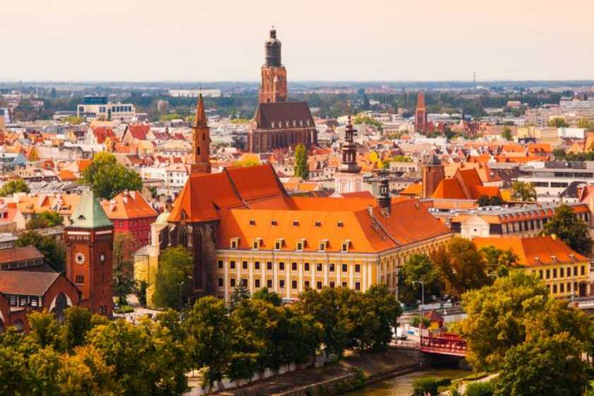 بهترین دانشگاه‌ها برای بورسیه تحصیلی لهستان