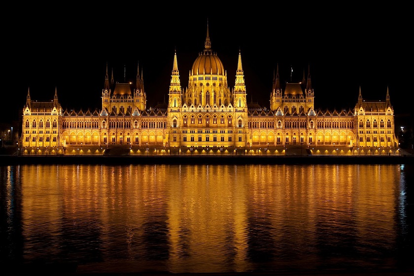 تمدید ویزای توریستی مجارستان